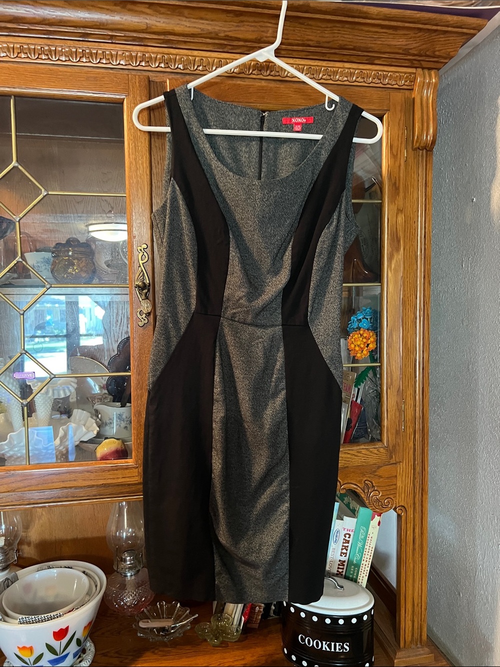 XOXO Black & Charcoal Two-Tone Sleeveless Sheath Dress